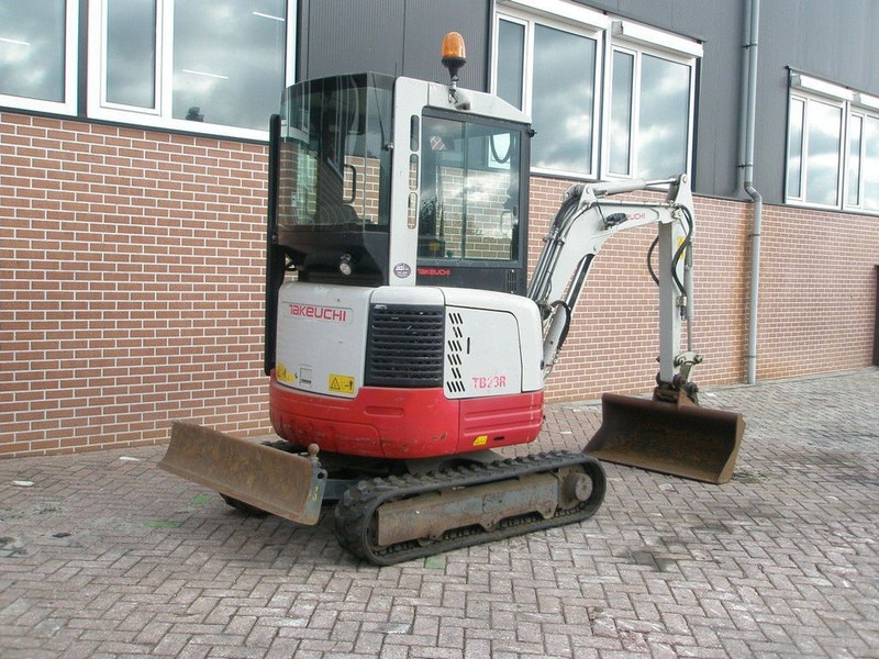 Takeuchi TB23R - Мини-экскаватор: фото 4 Takeuchi TB23R - Мини-экскаватор: фото 4