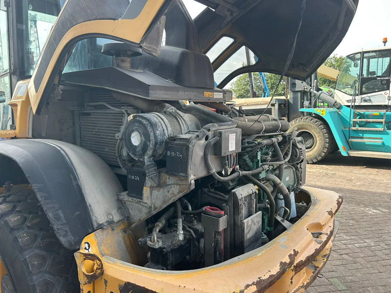 Колёсный погрузчик Volvo L45G: фото 8 Колёсный погрузчик Volvo L45G: фото 8