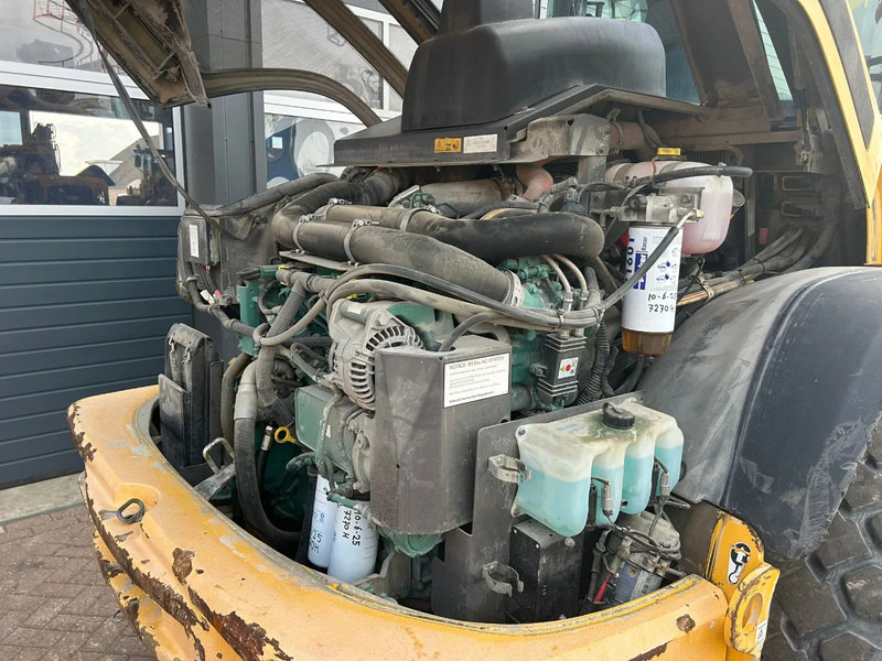 Колёсный погрузчик Volvo L45G: фото 7 Колёсный погрузчик Volvo L45G: фото 7