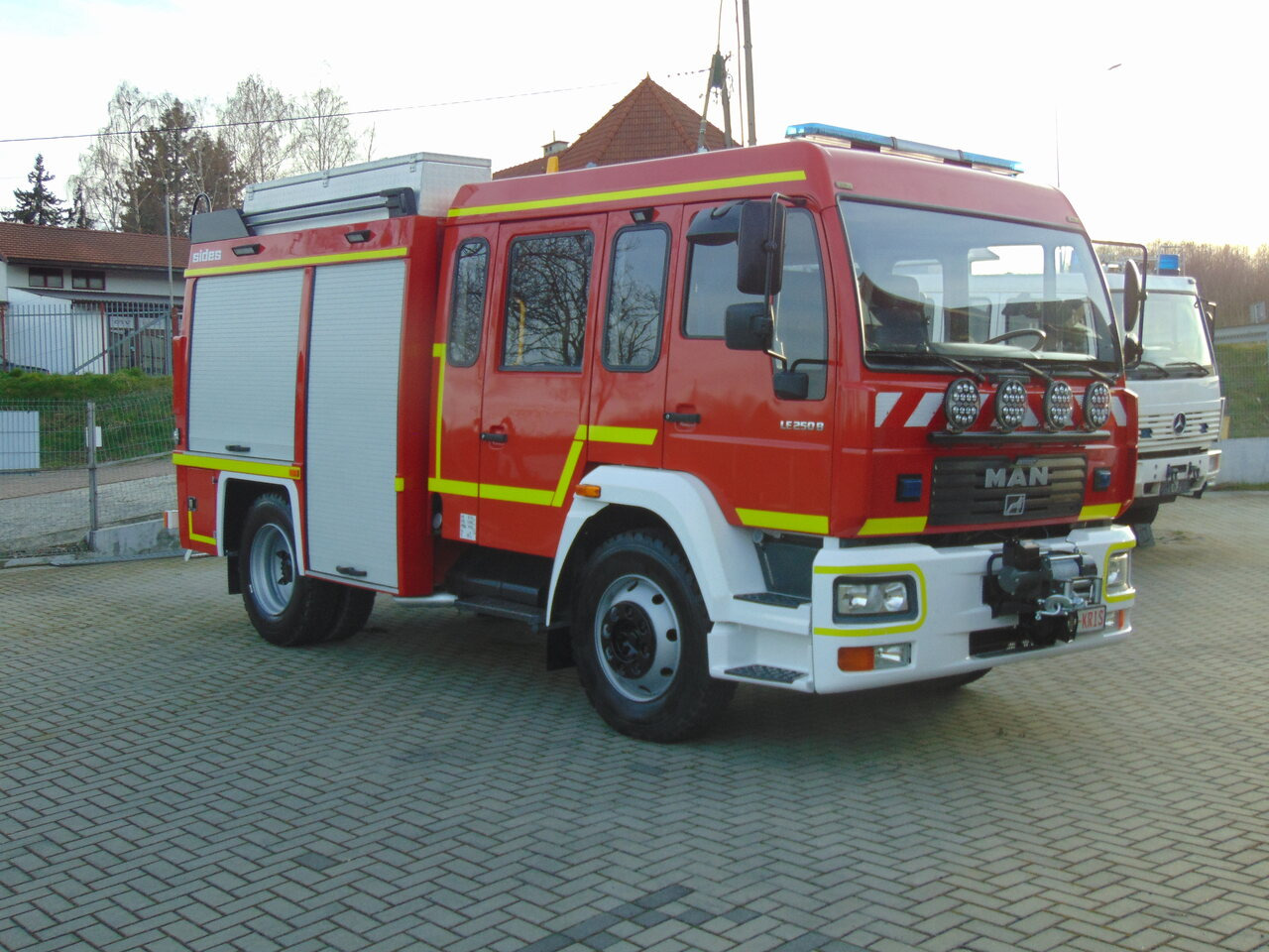 MAN LE250B SIDES - Пожарная машина: фото 2 MAN LE250B SIDES - Пожарная машина: фото 2