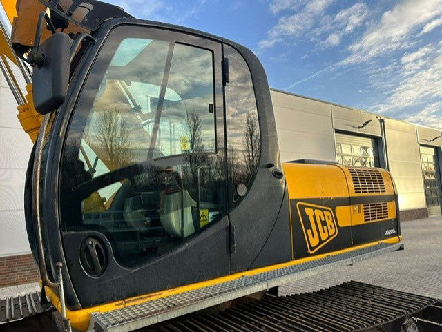 JCB JS220LC - Гусеничный экскаватор: фото 2 JCB JS220LC - Гусеничный экскаватор: фото 2