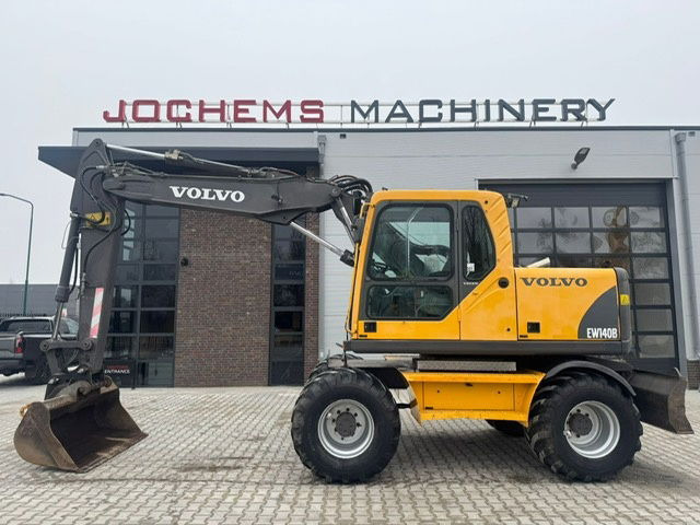 Volvo EW140B - Колёсный экскаватор: фото 1 Volvo EW140B - Колёсный экскаватор: фото 1