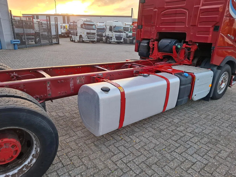 Грузовик-шасси Volvo FH16-750 / BIG AXLE / VEB+ / ONLY:679711 KM / TECHNICAL 70TON / 9TON FRONT AXLE / INLINER / FULL-AIR / AUTOMATIC / EURO-6 / 2018: фото 9