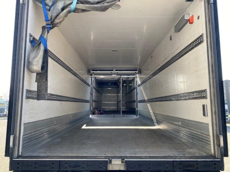 Volvo FM4-420 / COMPLETE COOL+FREEZE COMBI / CHEREAU / THROUGH-LOADING SYSTEM / 2XPLATFORM DHOLLANDIA / FREEZING LOCK / AUTOMATIC / EU - Рефрижератор: фото 5 Volvo FM4-420 / COMPLETE COOL+FREEZE COMBI / CHEREAU / THROUGH-LOADING SYSTEM / 2XPLATFORM DHOLLANDIA / FREEZING LOCK / AUTOMATIC / EU - Рефрижератор: фото 5