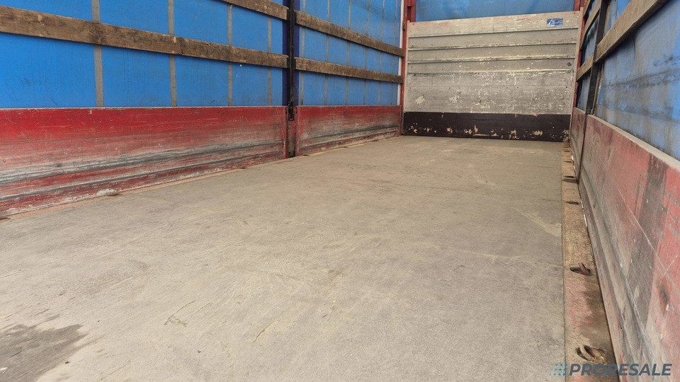 IVECO EUROCARGO ML 140E28 EURO 5 - valník s plachtou + hydraulické čelo 1,5 t - Тентованный грузовик: фото 4 IVECO EUROCARGO ML 140E28 EURO 5 - valník s plachtou + hydraulické čelo 1,5 t - Тентованный грузовик: фото 4