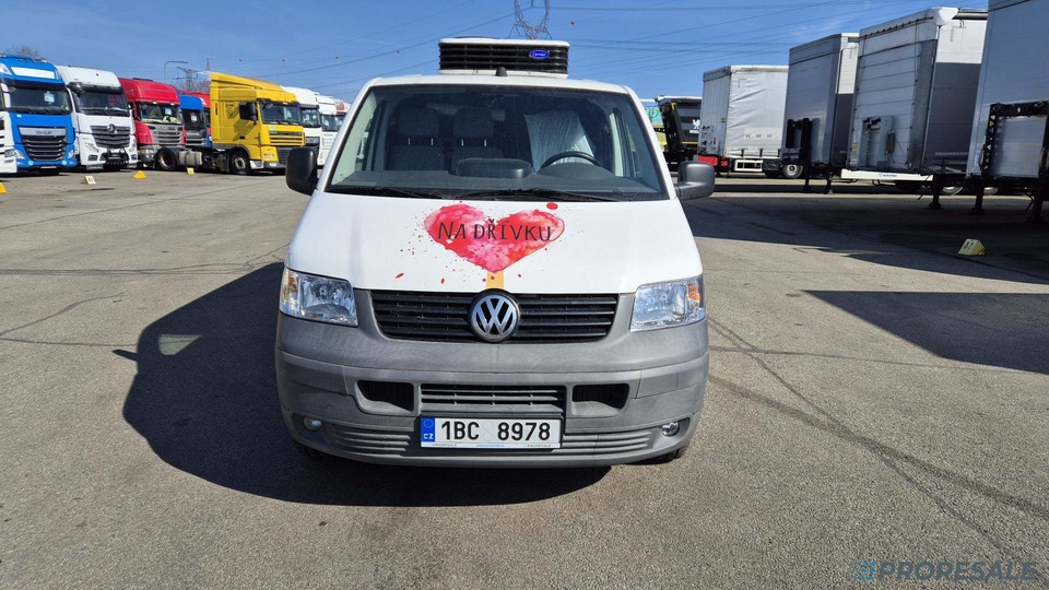 VOLKSWAGEN TRANSPORTER 2.5 TDi - nová mrazírenská vestavba + CARRIER XARIOS 230/12 V - vadný motor - Фургон-рефрижератор: фото 2 VOLKSWAGEN TRANSPORTER 2.5 TDi - nová mrazírenská vestavba + CARRIER XARIOS 230/12 V - vadný motor - Фургон-рефрижератор: фото 2