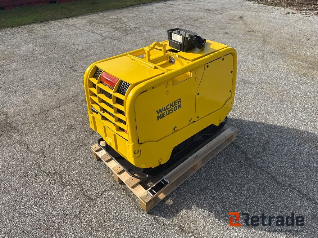 Pladevibrator Wacker Neuson Dpu80 R Remote - Строительное оборудование: фото 1 Pladevibrator Wacker Neuson Dpu80 R Remote - Строительное оборудование: фото 1