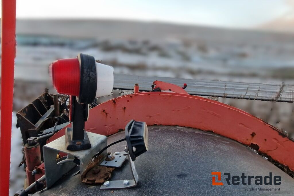 Snøryddingsutstyr Sand og saltspreder - Строительное оборудование: фото 4 Snøryddingsutstyr Sand og saltspreder - Строительное оборудование: фото 4