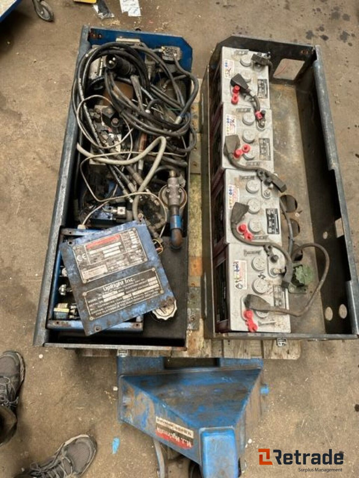 Upright Sax Platform 10 meter / Scissor platform 10 meters - Ножничный подъемник: фото 4 Upright Sax Platform 10 meter / Scissor platform 10 meters - Ножничный подъемник: фото 4