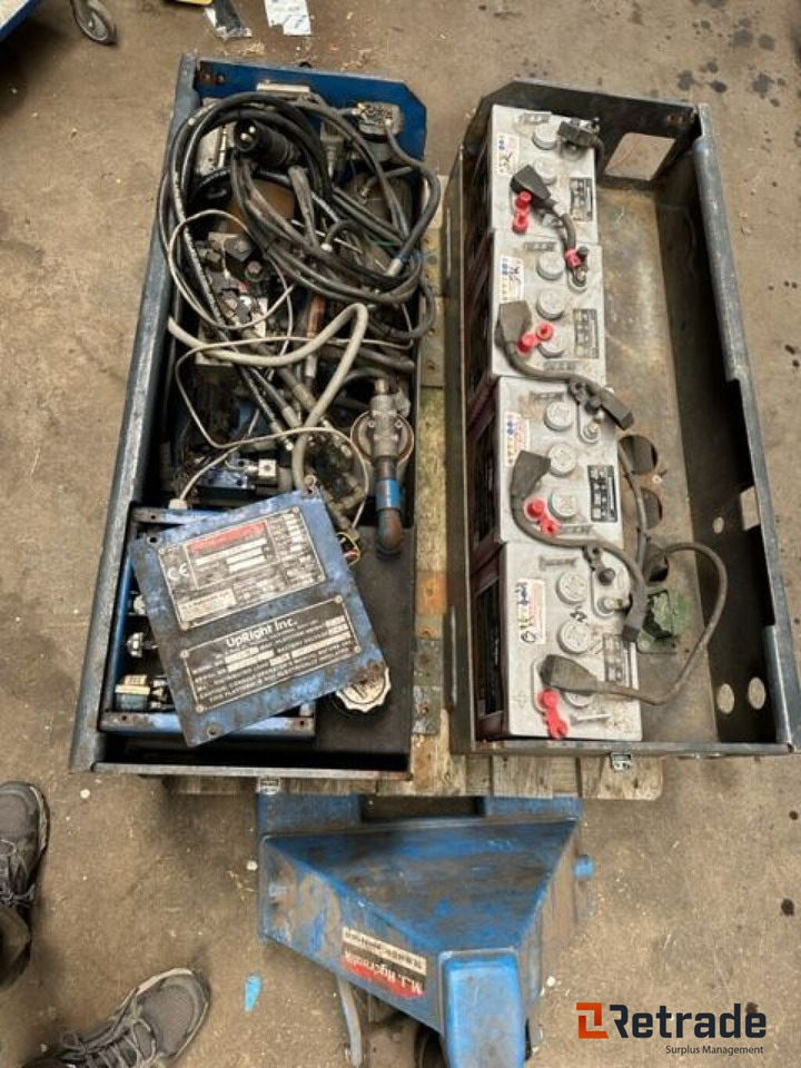 Upright Sax Platform 10 meter / Scissor platform 10 meters - Ножничный подъемник: фото 3 Upright Sax Platform 10 meter / Scissor platform 10 meters - Ножничный подъемник: фото 3