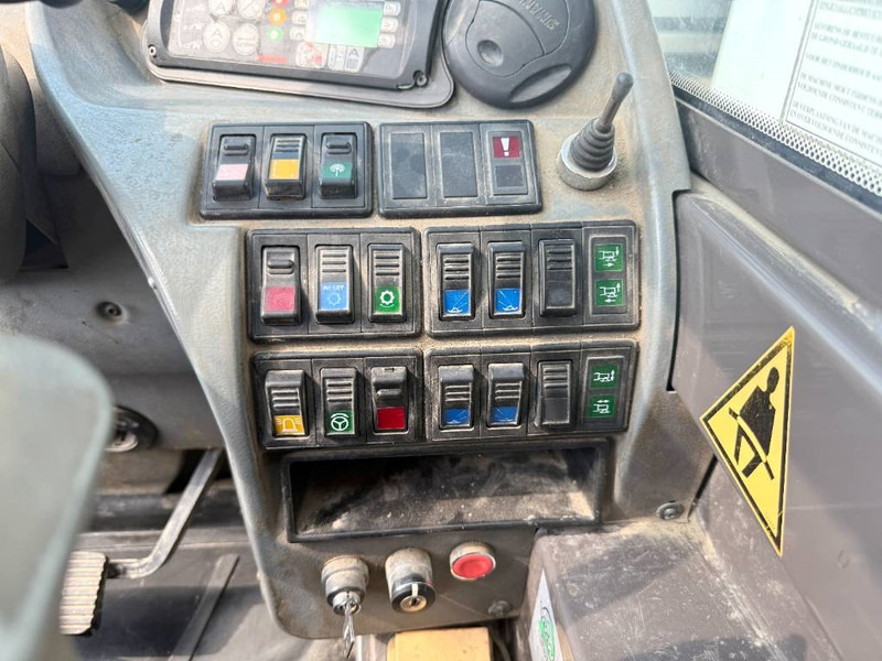 Телескопический погрузчик Manitou MRT 2150 Plus Privilege - 4x4x4 / Crab Mode: фото 10