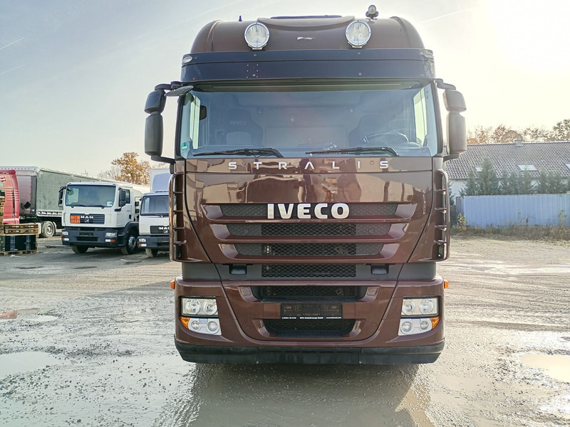 Iveco AS260S42Y/FS - Тентованный грузовик, Автоманипулятор: фото 4 Iveco AS260S42Y/FS - Тентованный грузовик, Автоманипулятор: фото 4