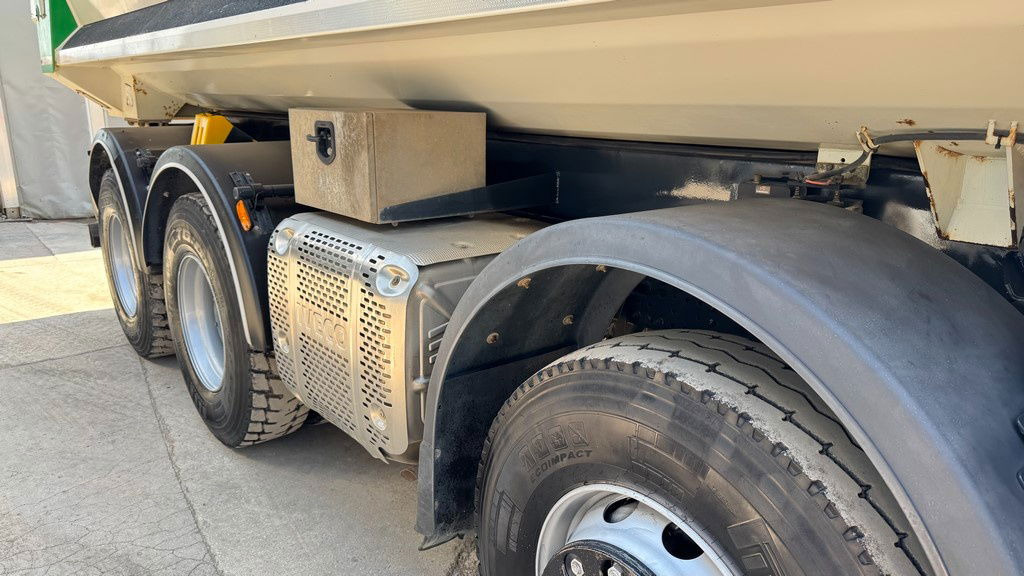 Iveco Trakker AD410T45 8x4 20m3 - hydr. back - 72.000km - Самосвал: фото 4 Iveco Trakker AD410T45 8x4 20m3 - hydr. back - 72.000km - Самосвал: фото 4