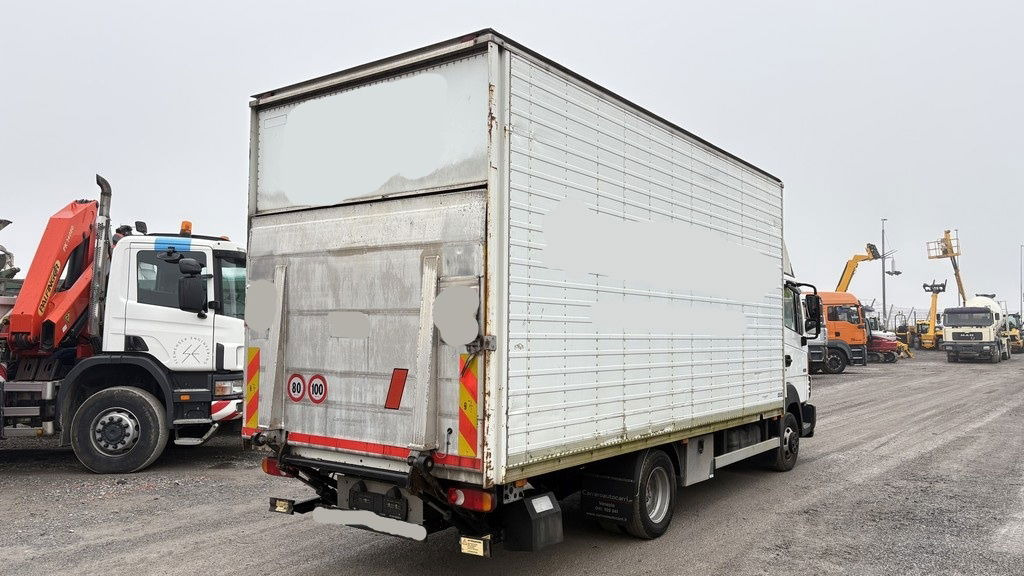 Nissan Atleon 56.15 4x2 - box + ramp - Фургон с закрытым кузовом: фото 4 Nissan Atleon 56.15 4x2 - box + ramp - Фургон с закрытым кузовом: фото 4