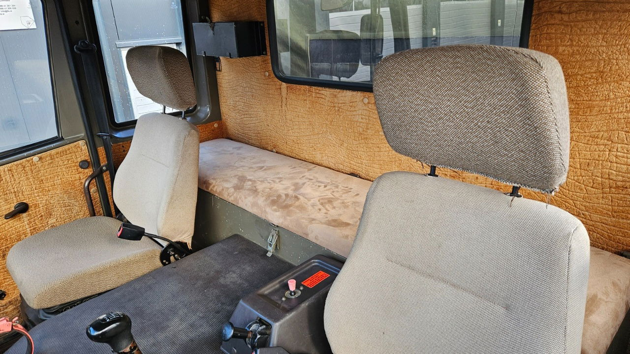 Steyr 12M18 4X4 stake body - truck в лизинг Steyr 12M18 4X4 stake body - truck: фото 27 Steyr 12M18 4X4 stake body - truck в лизинг Steyr 12M18 4X4 stake body - truck: фото 27