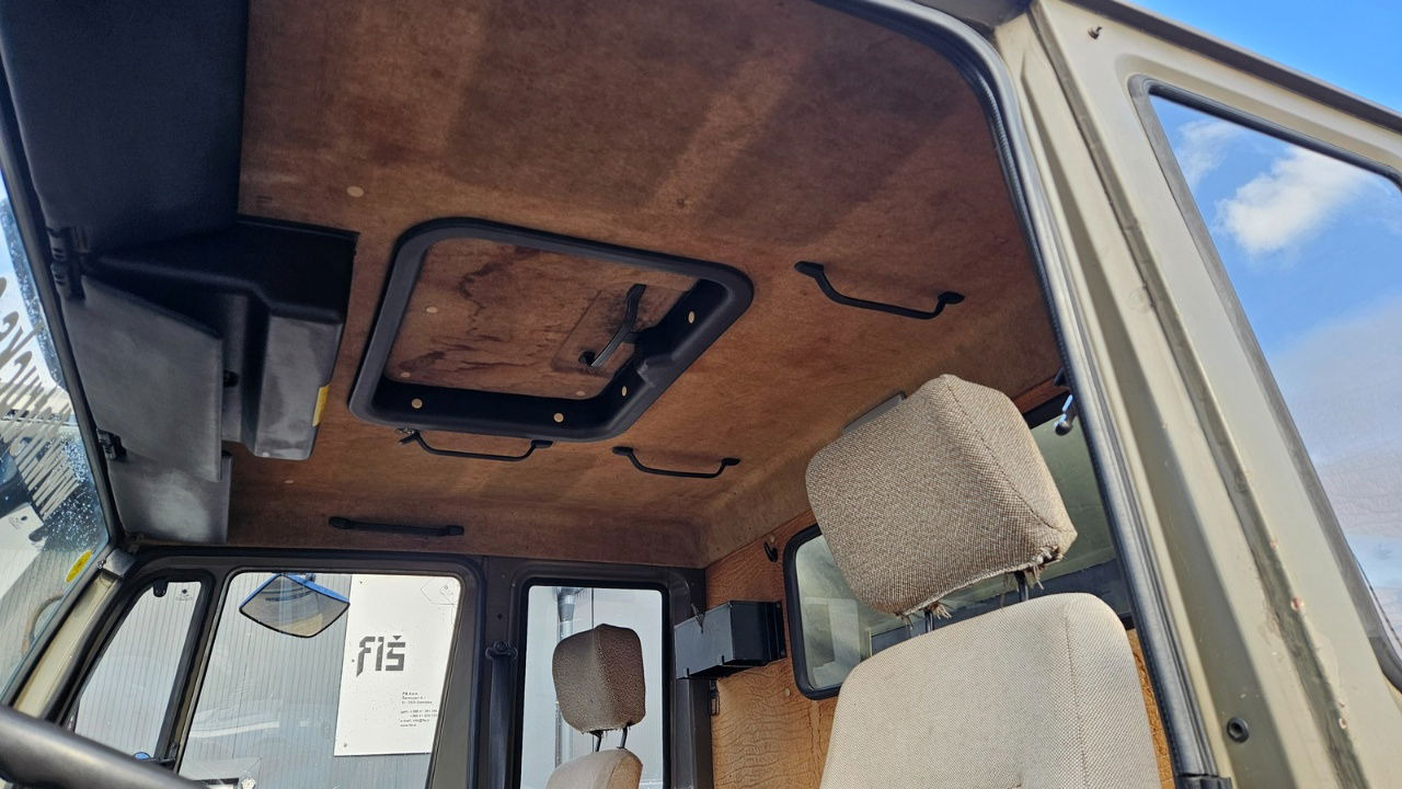 Steyr 12M18 4X4 stake body - truck в лизинг Steyr 12M18 4X4 stake body - truck: фото 29 Steyr 12M18 4X4 stake body - truck в лизинг Steyr 12M18 4X4 stake body - truck: фото 29