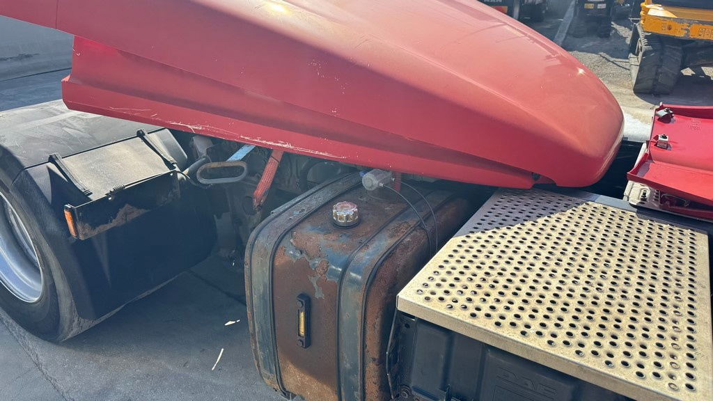 DAF XF 105.460 4x2 tractor unit - tipp. hydr. - Тягач: фото 4 DAF XF 105.460 4x2 tractor unit - tipp. hydr. - Тягач: фото 4