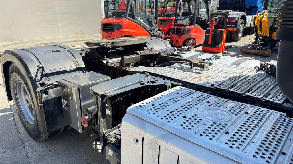 Mercedes-Benz Arocs 1945 HAD 4X4 tractor unit - tipper hydraulics - retarder - Тягач: фото 4 Mercedes-Benz Arocs 1945 HAD 4X4 tractor unit - tipper hydraulics - retarder - Тягач: фото 4