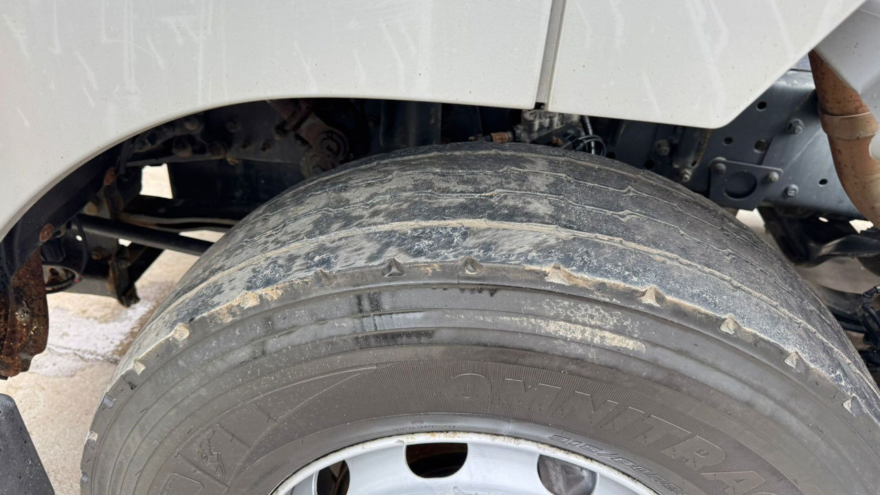 Mercedes-Benz Axor 1836 4x2 tipper hydraulics - Тягач: фото 5 Mercedes-Benz Axor 1836 4x2 tipper hydraulics - Тягач: фото 5