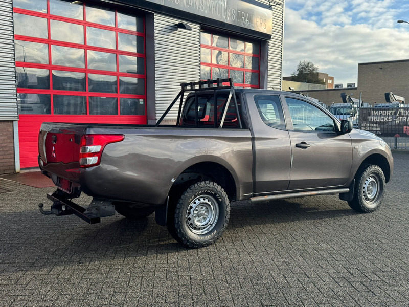 Mitsubishi L200 4*4 airco - Пикап: фото 5 Mitsubishi L200 4*4 airco - Пикап: фото 5
