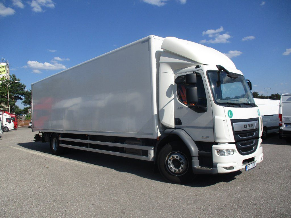 DAF LF 18.290 - Грузовик с закрытым кузовом: фото 2 DAF LF 18.290 - Грузовик с закрытым кузовом: фото 2