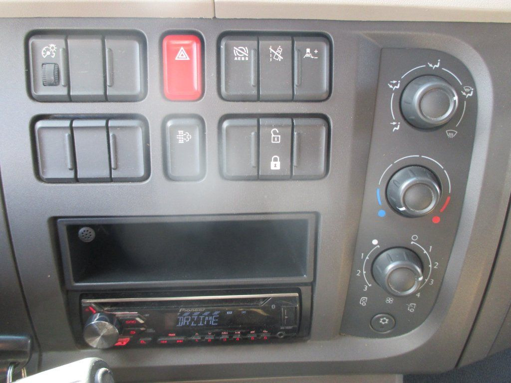 Фургон с закрытым кузовом DAF LF 180 mit LBW: фото 15