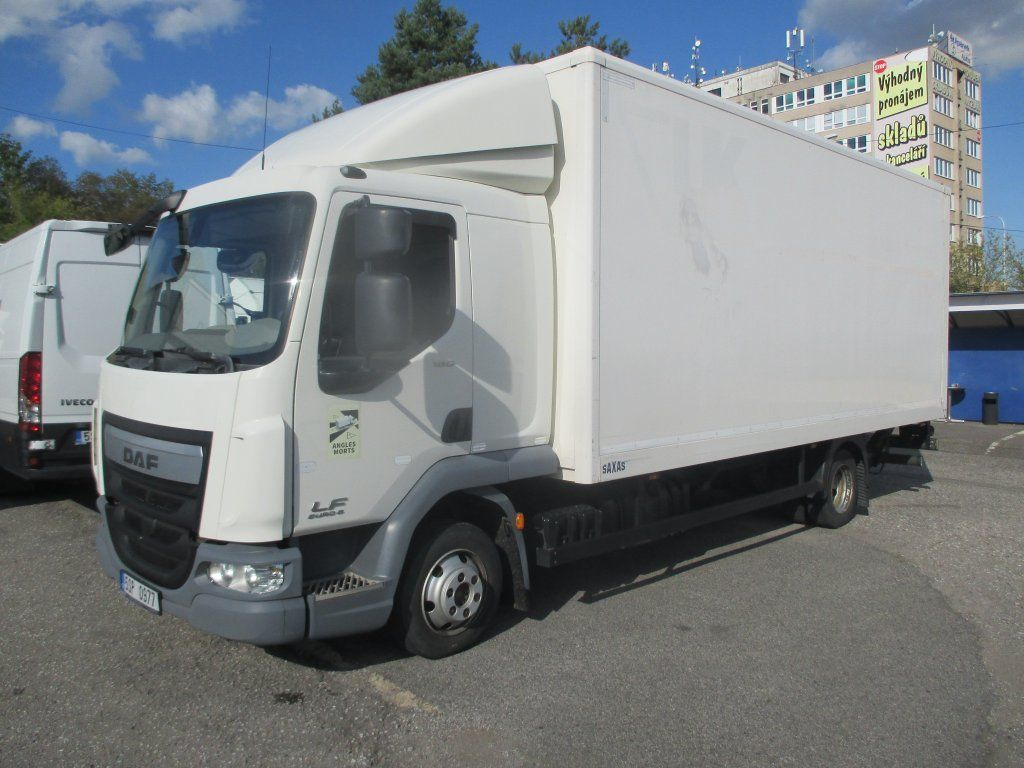 DAF LF 180 mit LBW - Фургон с закрытым кузовом: фото 1 DAF LF 180 mit LBW - Фургон с закрытым кузовом: фото 1