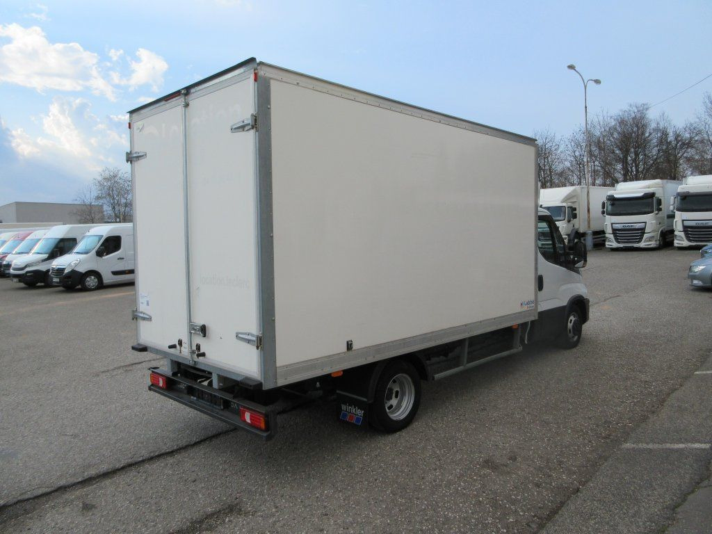 Iveco Daily 35C16 Iveco Daily 35C16 - Фургон с закрытым кузовом: фото 3 Iveco Daily 35C16 Iveco Daily 35C16 - Фургон с закрытым кузовом: фото 3