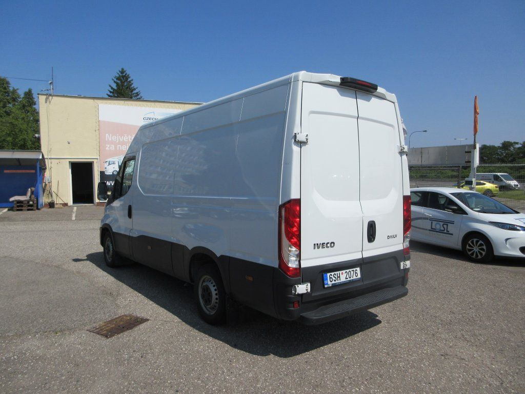 Цельнометаллический фургон Iveco Daily 35S16: фото 6 Цельнометаллический фургон Iveco Daily 35S16: фото 6