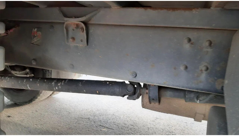 Тентованный грузовик Volvo FL 240: фото 9