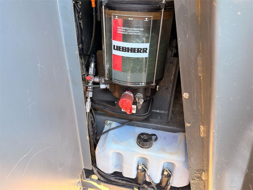 Liebherr L576 XP Xpower - Колёсный погрузчик: фото 4 Liebherr L576 XP Xpower - Колёсный погрузчик: фото 4