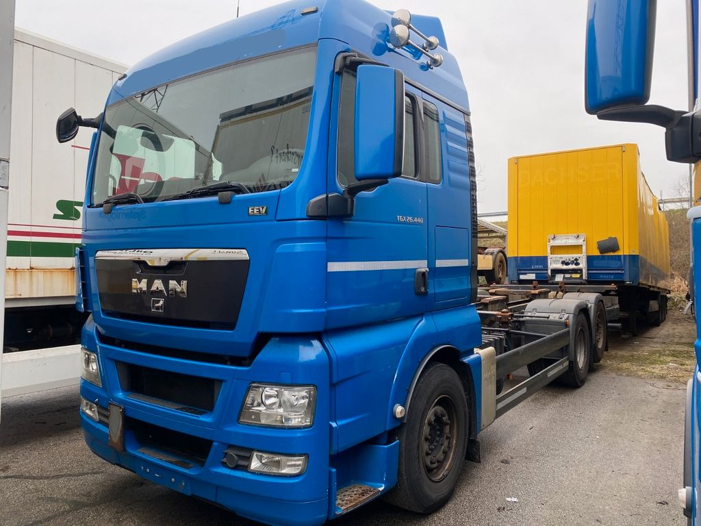 MAN TGX 26.440 EEV /Retarder/Lift/StandHei/2 Stück MAN TGX 26.440 EURO V EEV 2 Stück - Грузовик-контейнеровоз/ Сменный кузов: фото 1 MAN TGX 26.440 EEV /Retarder/Lift/StandHei/2 Stück MAN TGX 26.440 EURO V EEV 2 Stück - Грузовик-контейнеровоз/ Сменный кузов: фото 1