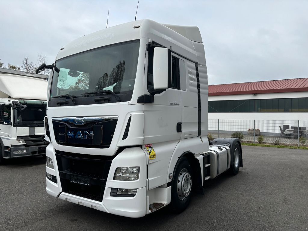 MAN TGX 18.440 480 Retarder/NAVI/2 Tanks/Standheiz MAN TGX 18.440 480 Retarder/NAVI/2 Tanks/Standheiz - Тягач: фото 1 MAN TGX 18.440 480 Retarder/NAVI/2 Tanks/Standheiz MAN TGX 18.440 480 Retarder/NAVI/2 Tanks/Standheiz - Тягач: фото 1