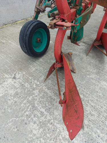 Kverneland ES 100-200-28 - Плуг: фото 2 Kverneland ES 100-200-28 - Плуг: фото 2