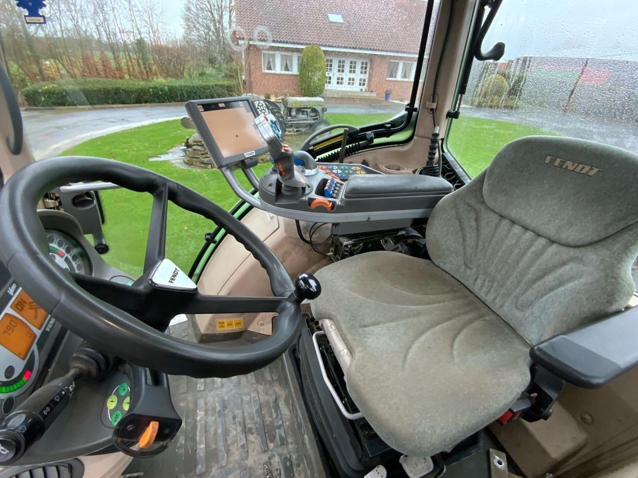 Fendt 724 Vario ProfiPlus - Трактор: фото 4 Fendt 724 Vario ProfiPlus - Трактор: фото 4