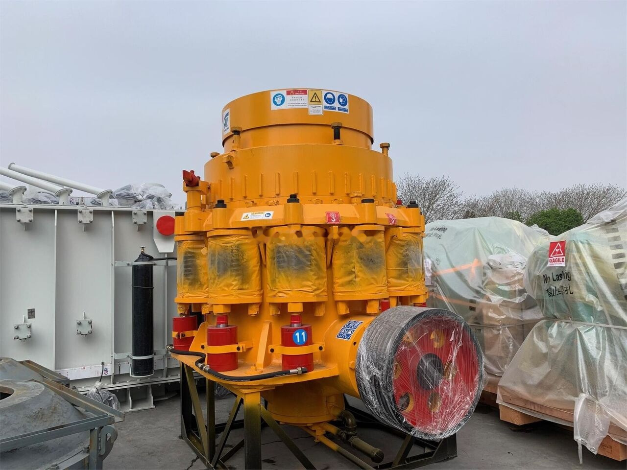 Kinglink KLC1300 Iron Ore Cone Crusher 150-250TPH - Конусная дробилка: фото 1 Kinglink KLC1300 Iron Ore Cone Crusher 150-250TPH - Конусная дробилка: фото 1