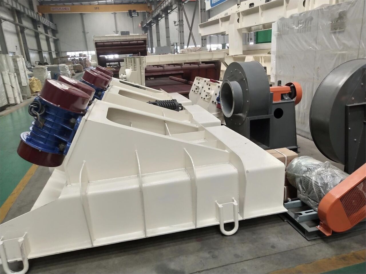 Kinglink Transit Hopper Pan Vibrating feeder GZG1012 - Горнодобывающая техника: фото 4 Kinglink Transit Hopper Pan Vibrating feeder GZG1012 - Горнодобывающая техника: фото 4