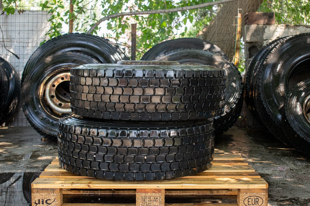 KUMHO 305/70 R19.5 FOR DIFFERENTIAL - Шина для Грузовиков: фото 1 KUMHO 305/70 R19.5 FOR DIFFERENTIAL - Шина для Грузовиков: фото 1