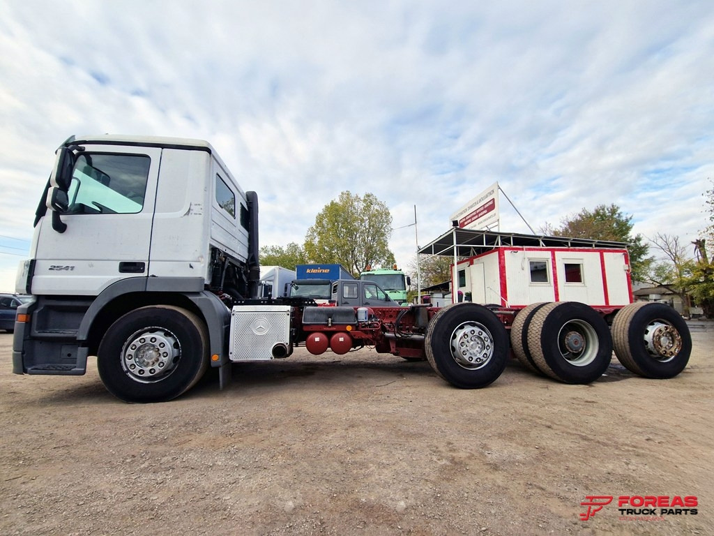 MERCEDES-BENZ ACTROS 3241 8x2 EURO 5 INTARDER - Грузовик-шасси: фото 4 MERCEDES-BENZ ACTROS 3241 8x2 EURO 5 INTARDER - Грузовик-шасси: фото 4