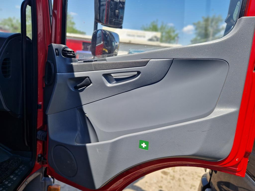 MERCEDES-BENZ ATEGO 2 1218 - Кабина для Грузовиков: фото 5 MERCEDES-BENZ ATEGO 2 1218 - Кабина для Грузовиков: фото 5