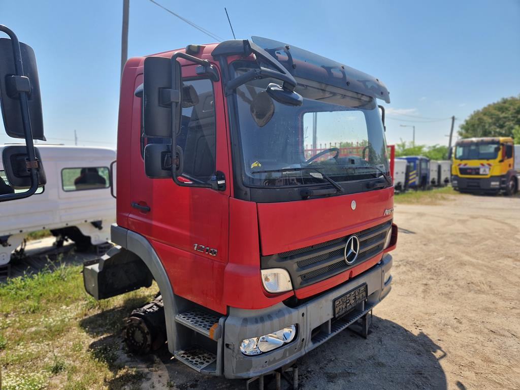 MERCEDES-BENZ ATEGO 2 1218 - Кабина для Грузовиков: фото 2 MERCEDES-BENZ ATEGO 2 1218 - Кабина для Грузовиков: фото 2