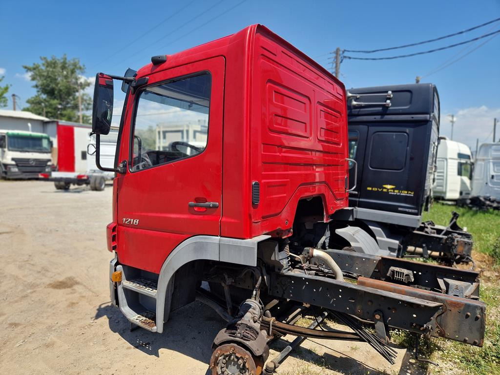 MERCEDES-BENZ ATEGO 2 1218 - Кабина для Грузовиков: фото 3 MERCEDES-BENZ ATEGO 2 1218 - Кабина для Грузовиков: фото 3
