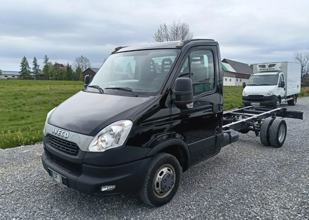 Iveco 35C13, 35C12, 35C15 - Грузовик-шасси: фото 3 Iveco 35C13, 35C12, 35C15 - Грузовик-шасси: фото 3