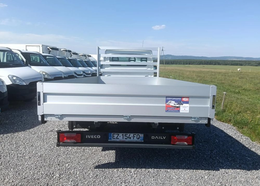 Iveco DAILY 35C14, 35C13, 35C15, 35C12 - Малотоннажный бортовой грузовик: фото 4 Iveco DAILY 35C14, 35C13, 35C15, 35C12 - Малотоннажный бортовой грузовик: фото 4