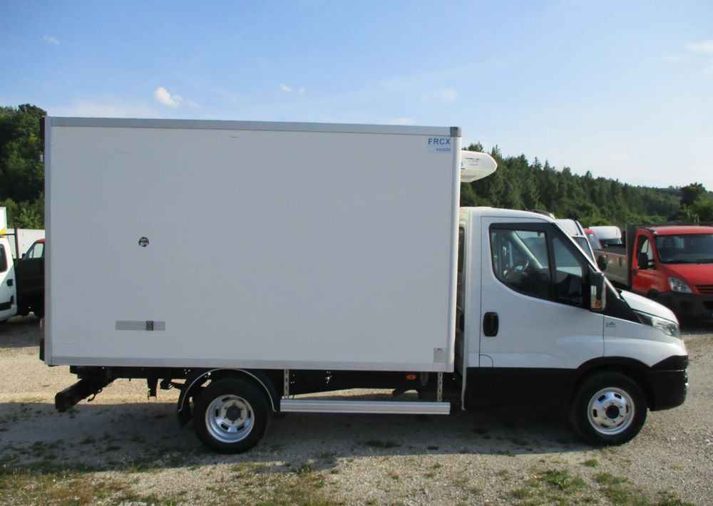 Iveco Daily 35C13 chłodnia Mroźnia na bliźniaku 35-130 Thermo King agregat - Фургон-рефрижератор: фото 3 Iveco Daily 35C13 chłodnia Mroźnia na bliźniaku 35-130 Thermo King agregat - Фургон-рефрижератор: фото 3