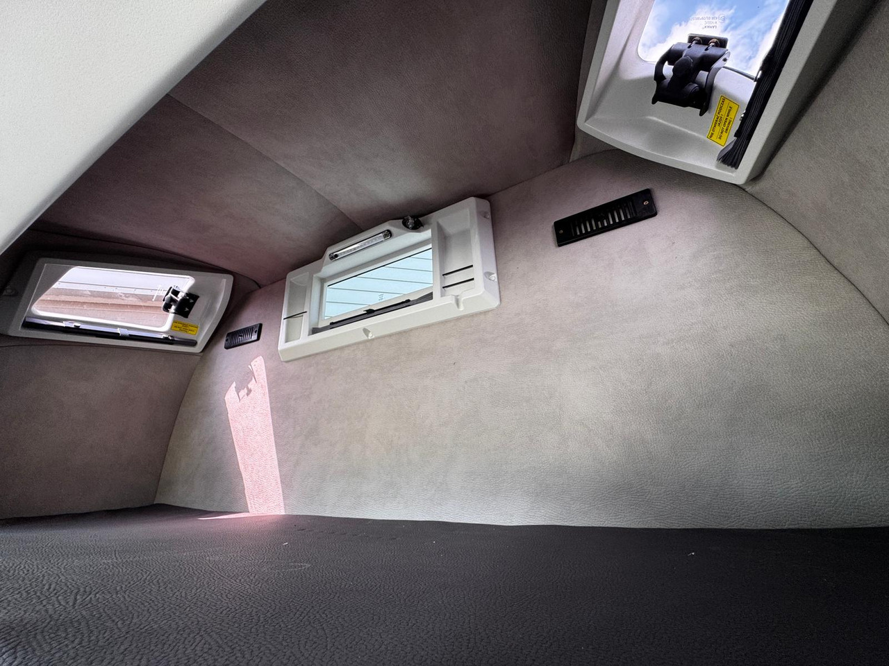 IVECO DAILY 35S21 - Эвакуатор: фото 5 IVECO DAILY 35S21 - Эвакуатор: фото 5