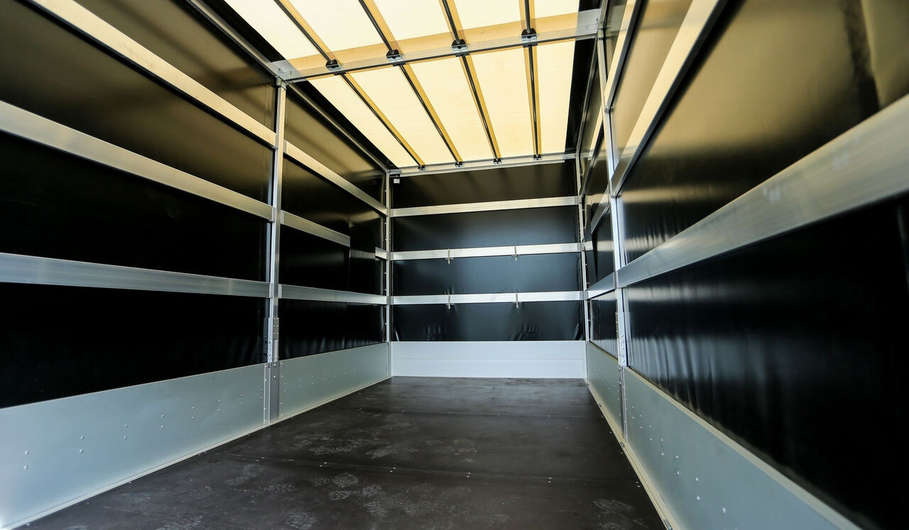 Mercedes-Benz Sprinter 319 - Тентованный фургон: фото 3 Mercedes-Benz Sprinter 319 - Тентованный фургон: фото 3