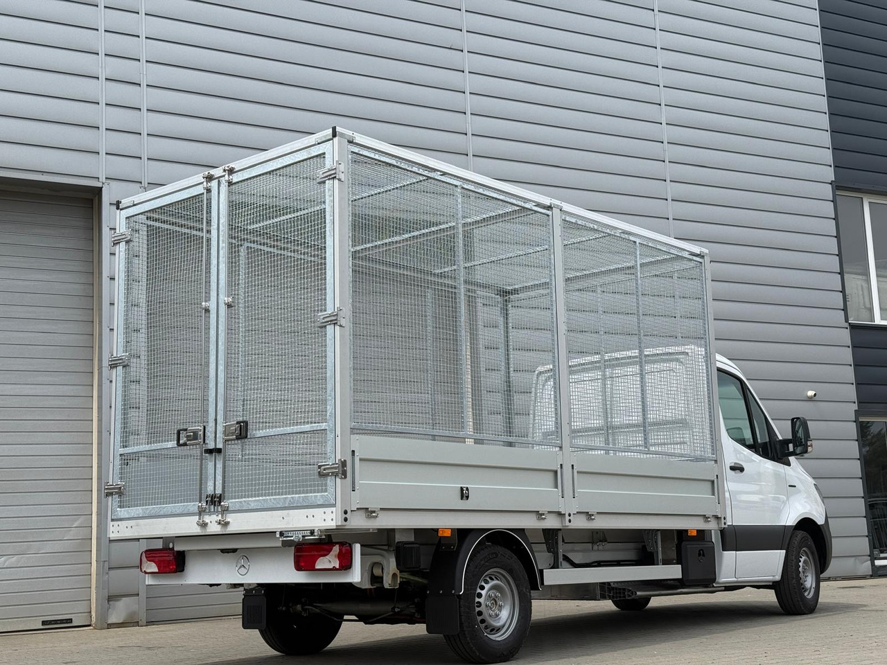 Mercedes eSprinter - Малотоннажный бортовой грузовик, Электрический фургон: фото 3 Mercedes eSprinter - Малотоннажный бортовой грузовик, Электрический фургон: фото 3