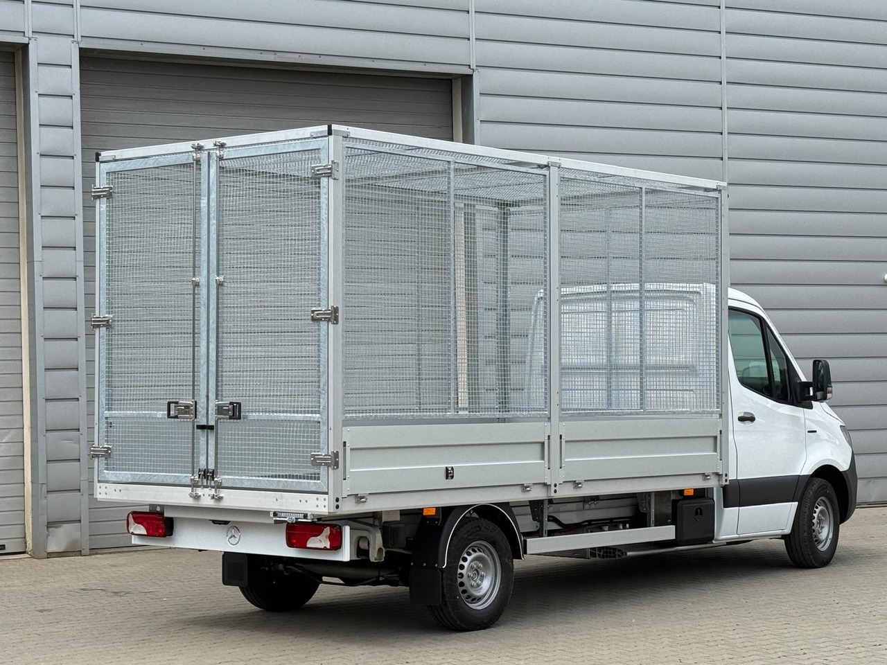 Mercedes eSprinter - Малотоннажный бортовой грузовик, Электрический фургон: фото 2 Mercedes eSprinter - Малотоннажный бортовой грузовик, Электрический фургон: фото 2