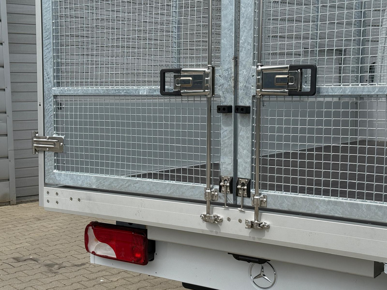 Mercedes eSprinter - Малотоннажный бортовой грузовик, Электрический фургон: фото 5 Mercedes eSprinter - Малотоннажный бортовой грузовик, Электрический фургон: фото 5